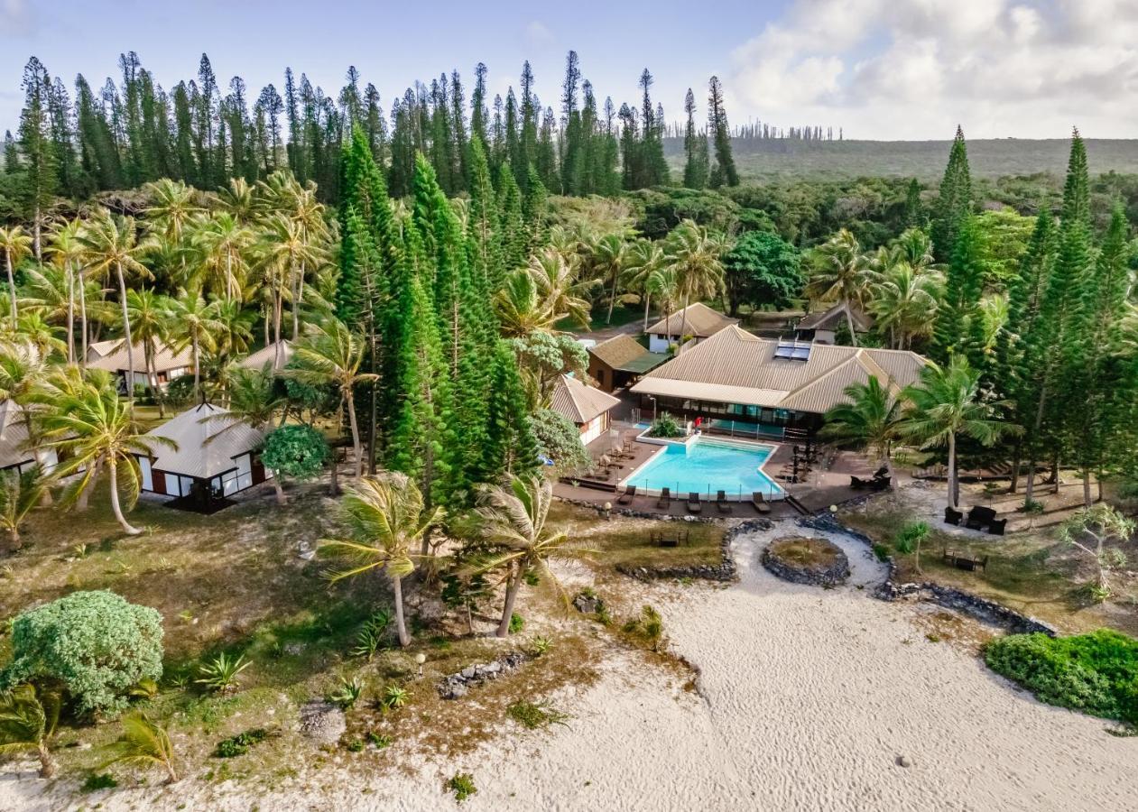 Hotel Nengone Village Mare Екстер'єр фото