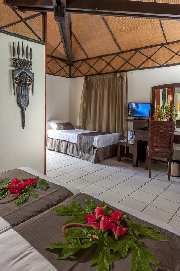 Hotel Nengone Village Mare Екстер'єр фото