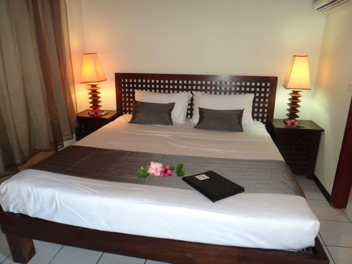 Hotel Nengone Village Mare Екстер'єр фото