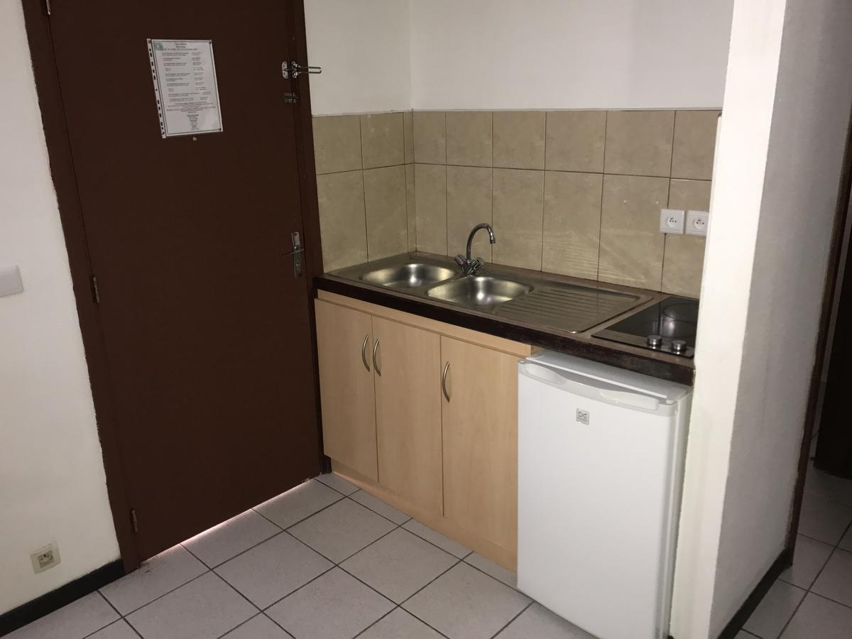 Hotel Nengone Village Mare Екстер'єр фото